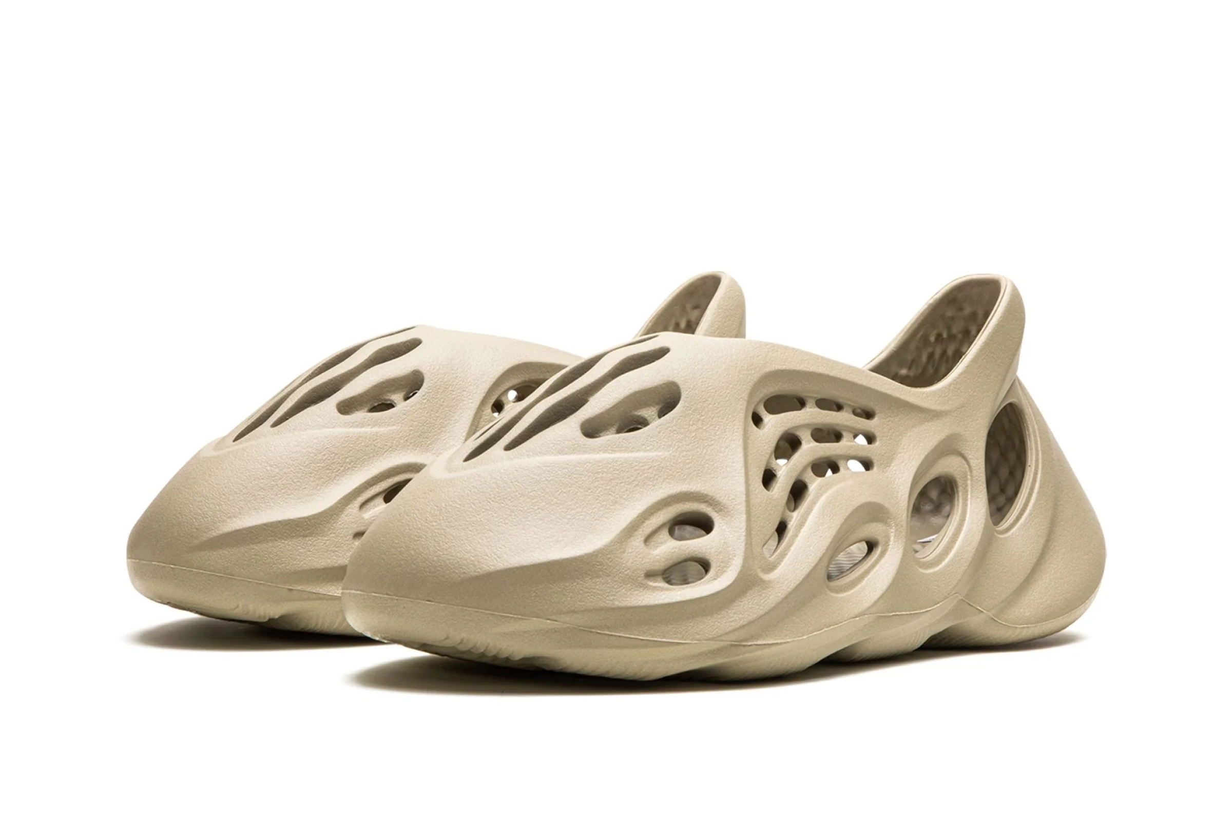 Yeezy Foam RNNR Resin